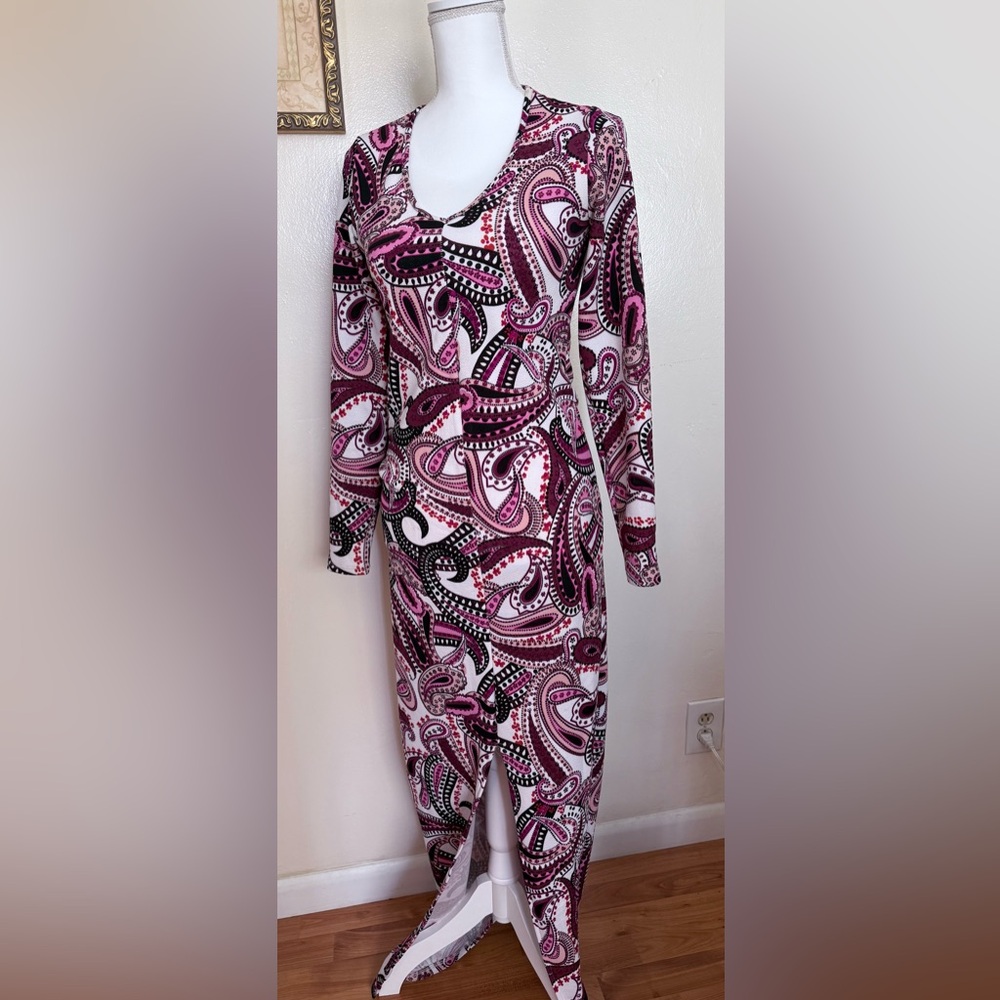 Chic Paisley Long Sleeve Dress in Pink and Black